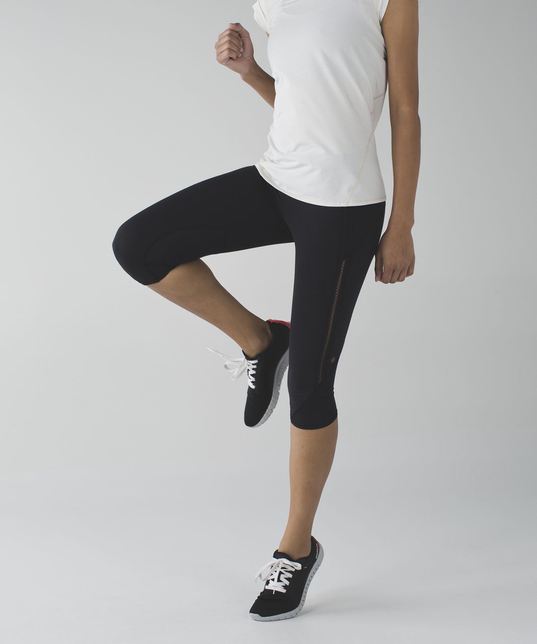 Lululemon Vent It Out Crop - Black