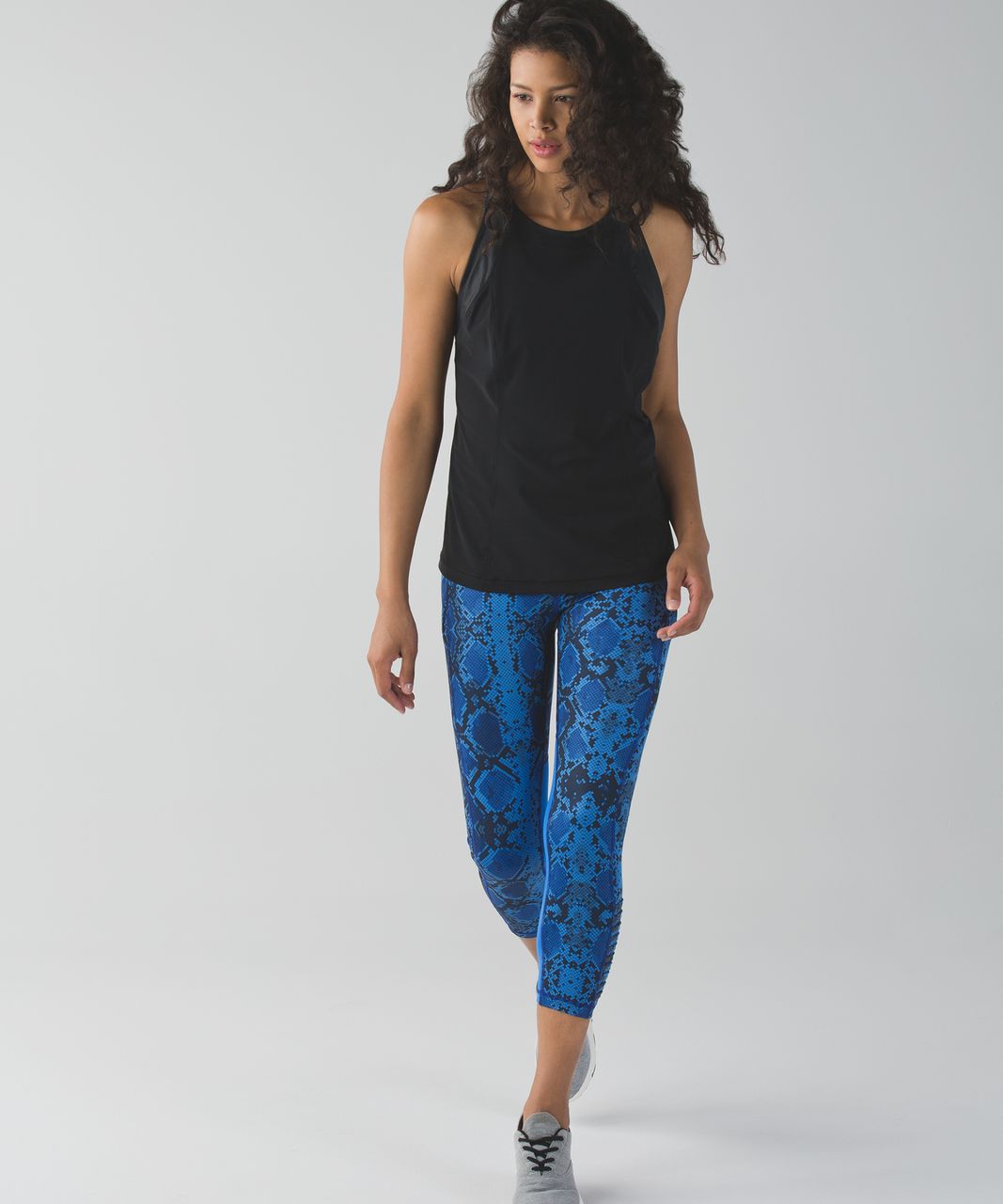 Lululemon Trail Blazer Crop *Full-On Luxtreme - Mini Ziggy Snake Pipe Dream Blue Sapphire Blue / Naval Blue