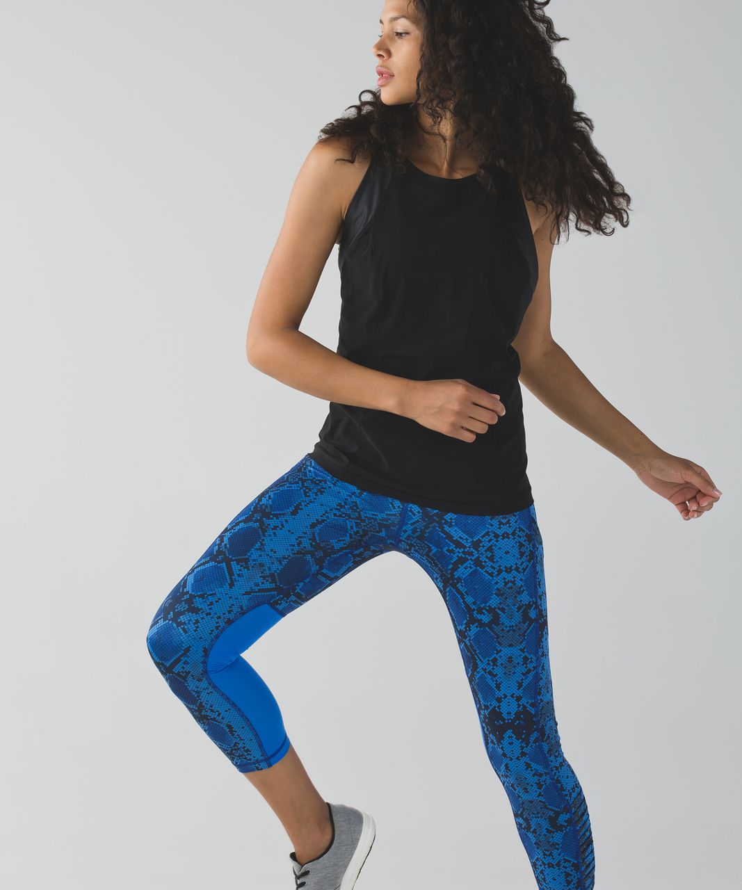 Lululemon Trail Blazer Crop *Full-On Luxtreme - Mini Ziggy Snake Pipe Dream Blue Sapphire Blue / Naval Blue