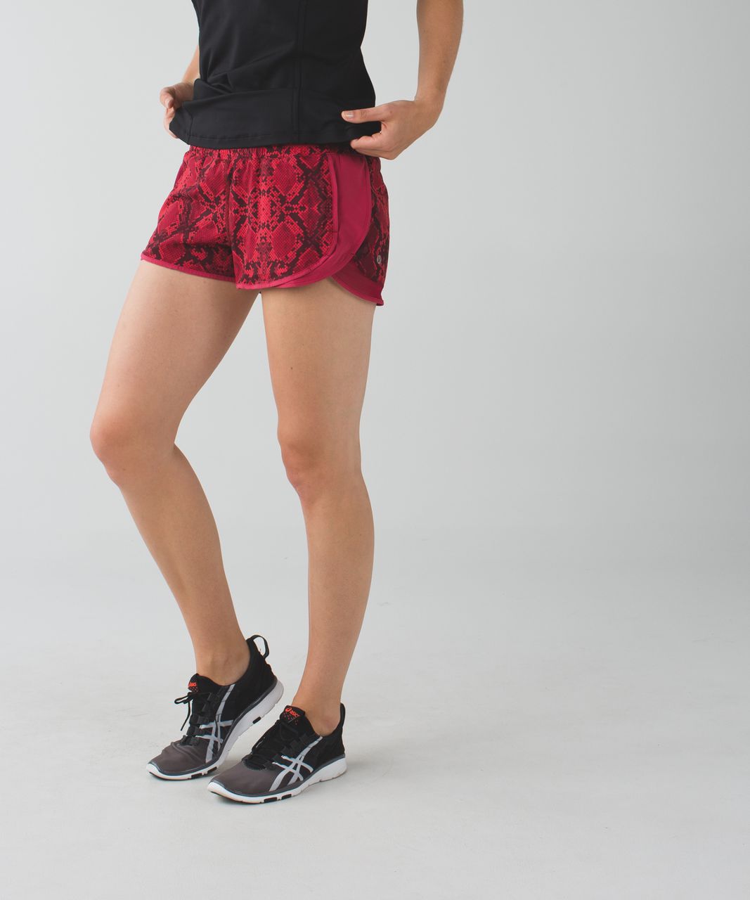 Lululemon Super Squad Short - Mini Ziggy Snake Red Tide Deepest Cranberry / Cranberry