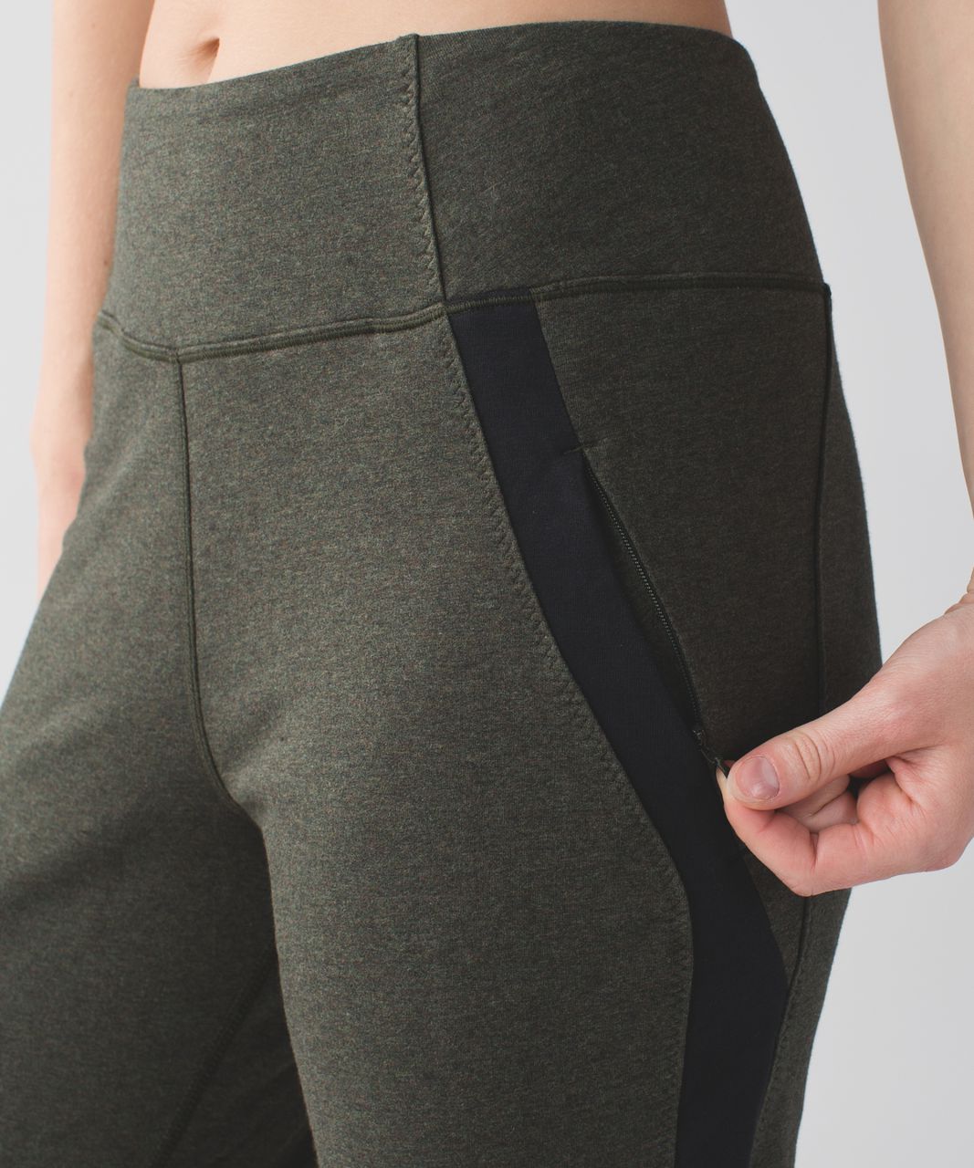 Lululemon Bolt Sweatpant - Heathered Gator Green / Black