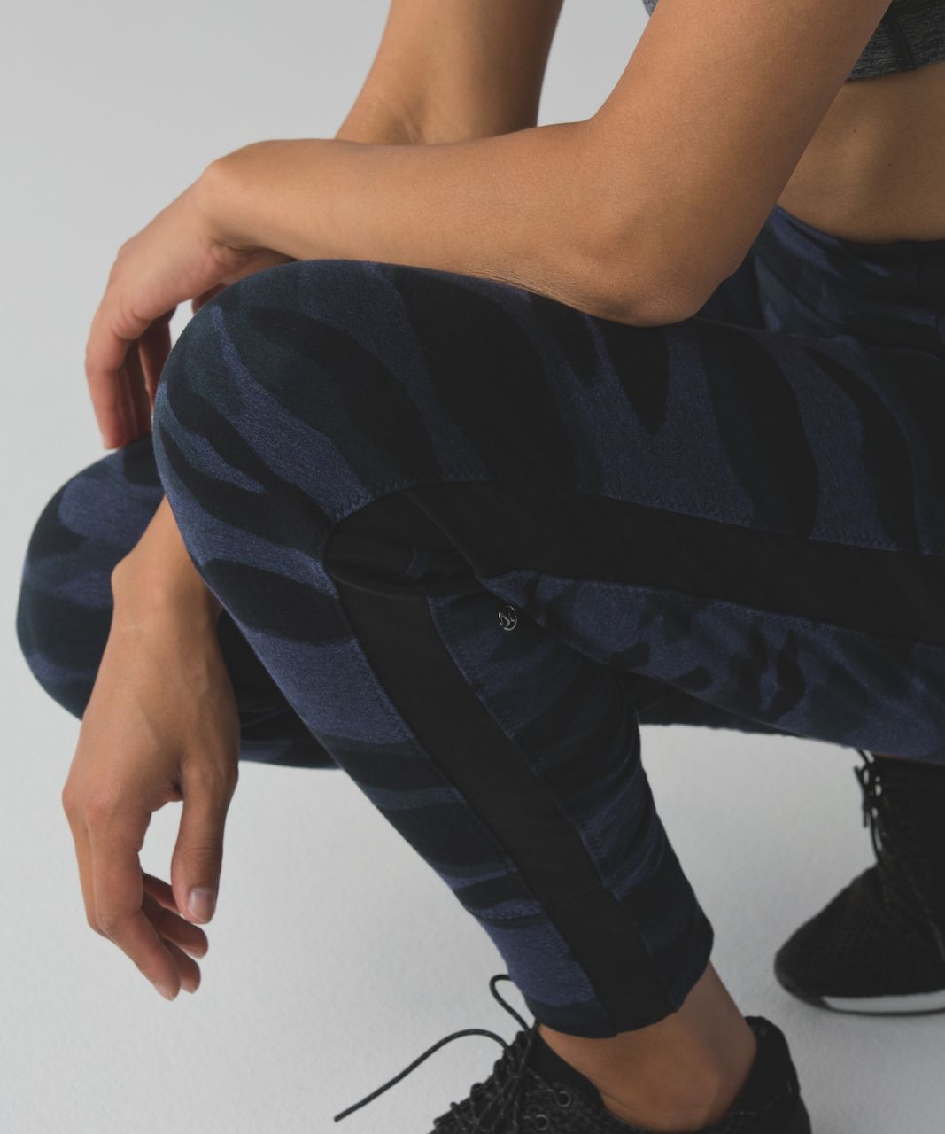 Lululemon Bolt Sweatpant - Mini Coast Camo Heathered Deep Navy Black / Black