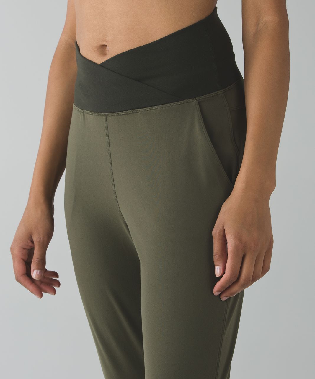 Lululemon Sunset Salutation Crop - Fatigue Green / Gator Green / Ziggy Snake Butter Pink Black