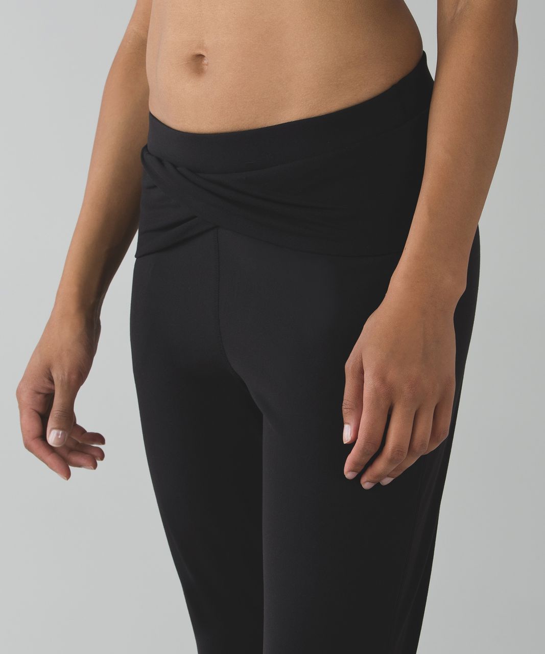 Lululemon Sunset Salutation Crop - Black