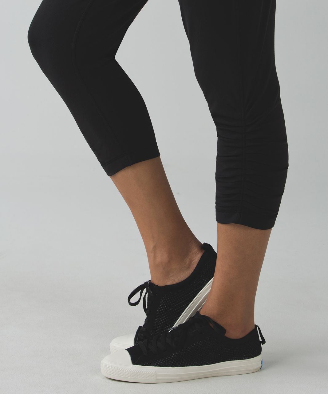 Salutation Crop Jogger