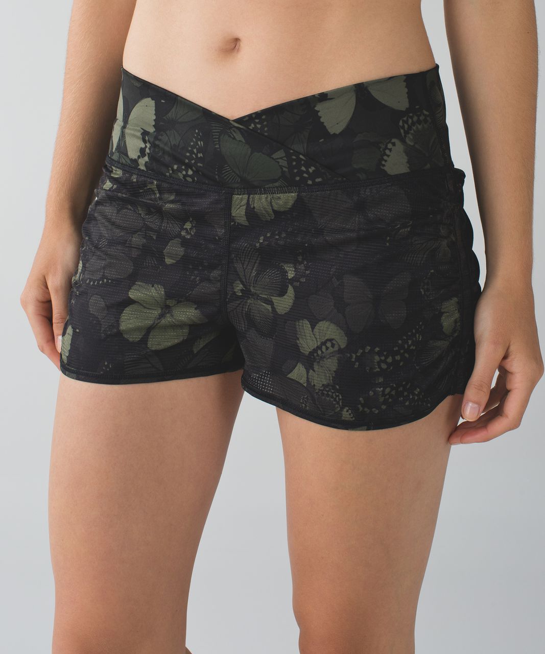 Lululemon Sunset Salutation Short - Biggie So Fly Butterfly Fatigue Green Black / Gator Green