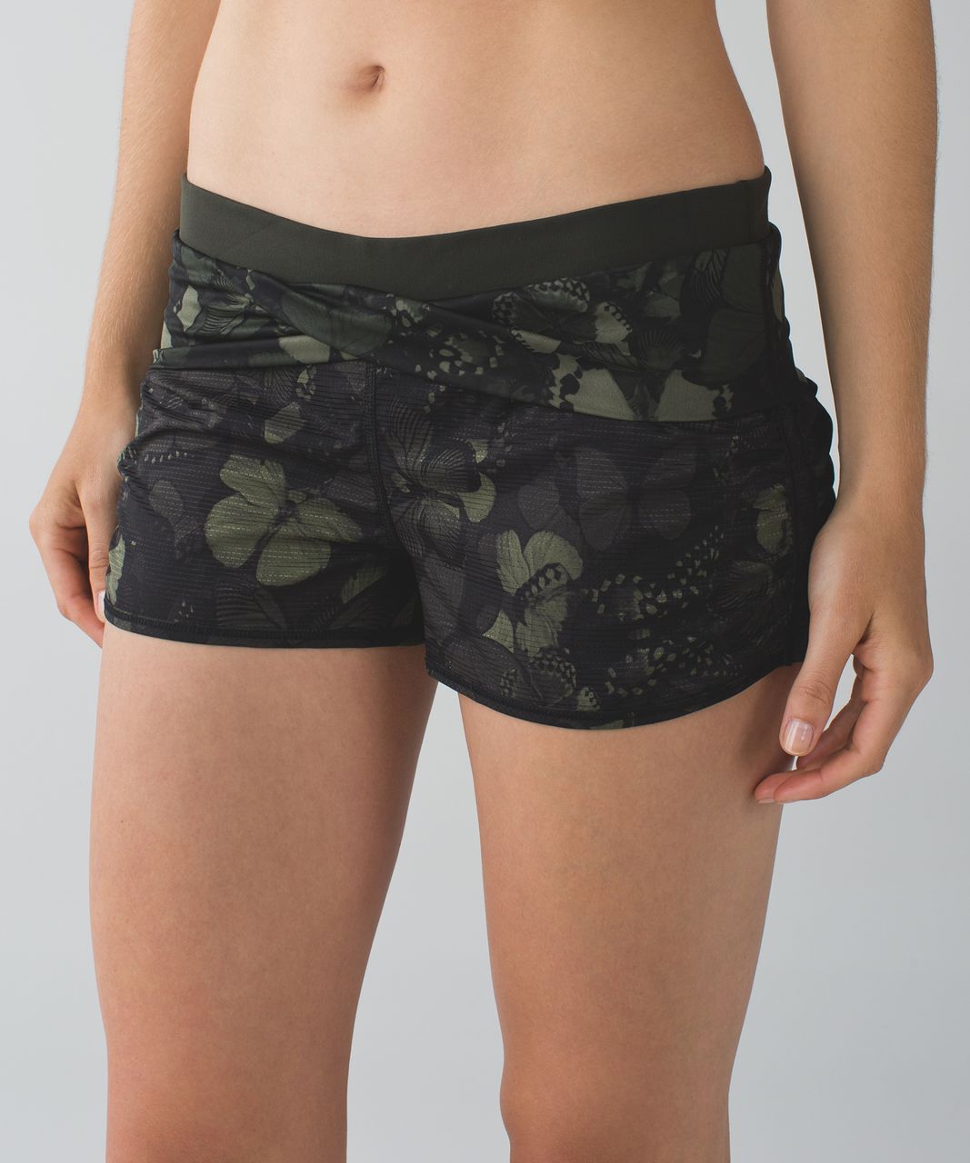 Lululemon Sunset Salutation Short - Biggie So Fly Butterfly Fatigue Green Black / Gator Green