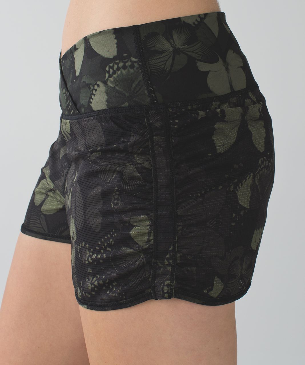 Lululemon Sunset Salutation Short - Biggie So Fly Butterfly Fatigue Green Black / Gator Green