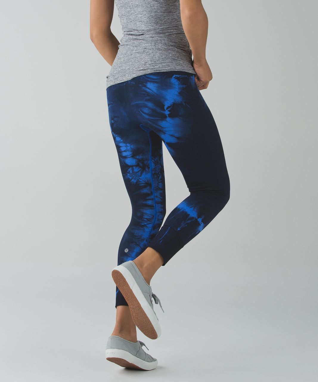 Lululemon cadet blue sapphire blue tie dye ebb to street pants