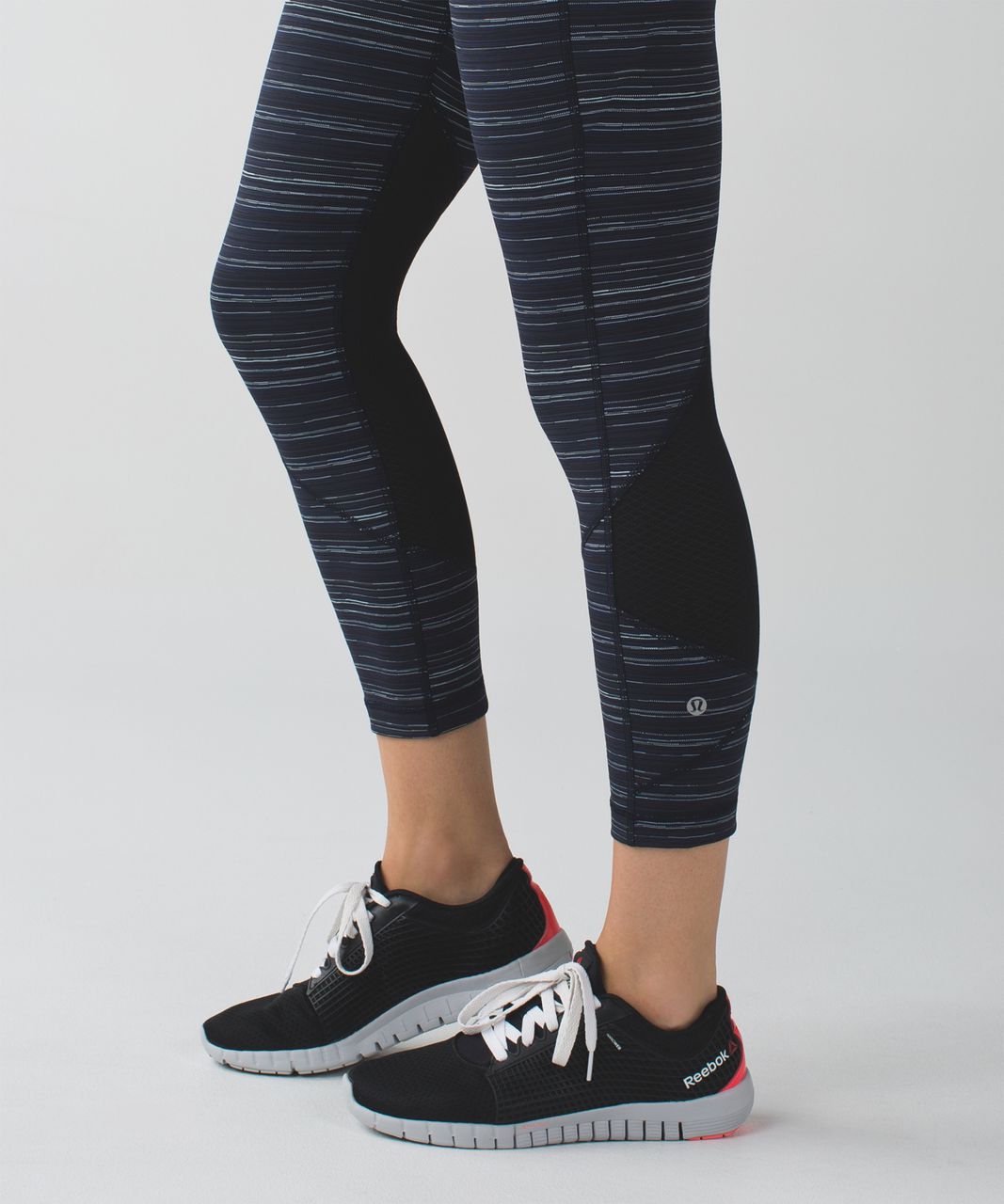 Lululemon Run Pace Rival Crop in Wee Stripe Black/ black Size 4 -XS/Small  EUC