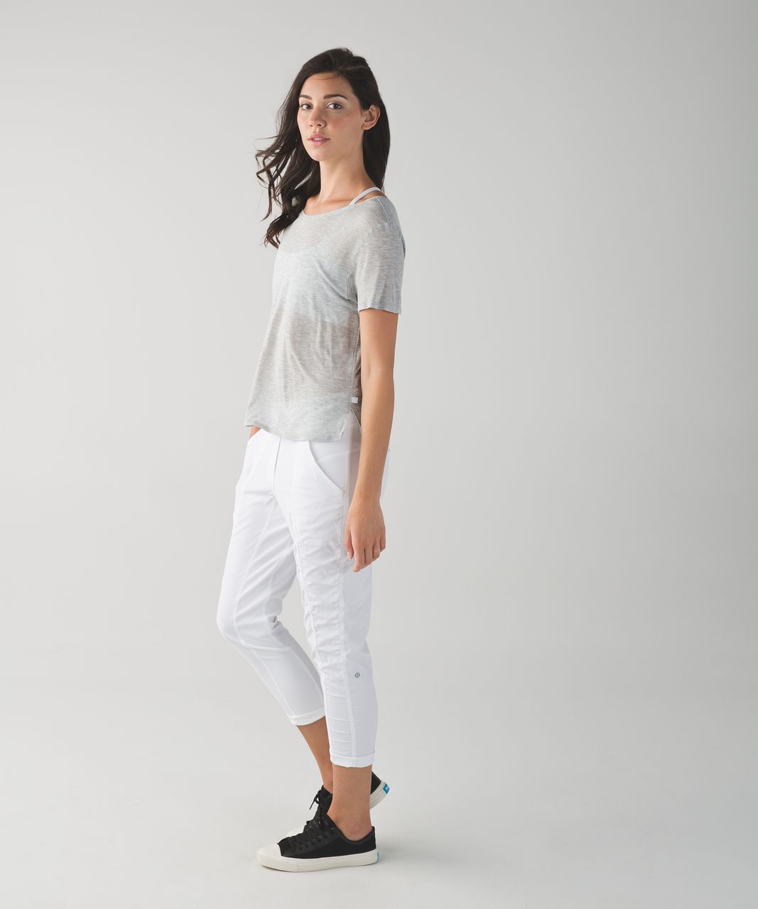 Lululemon Girlfriend Tee - Heathered Mod Light Grey