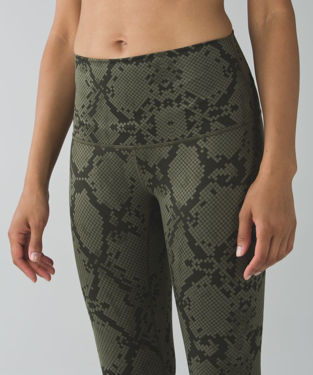 Lululemon Wunder Under Crop III Luon Legging Ziggy Snake Fatigue Gator  Green 4