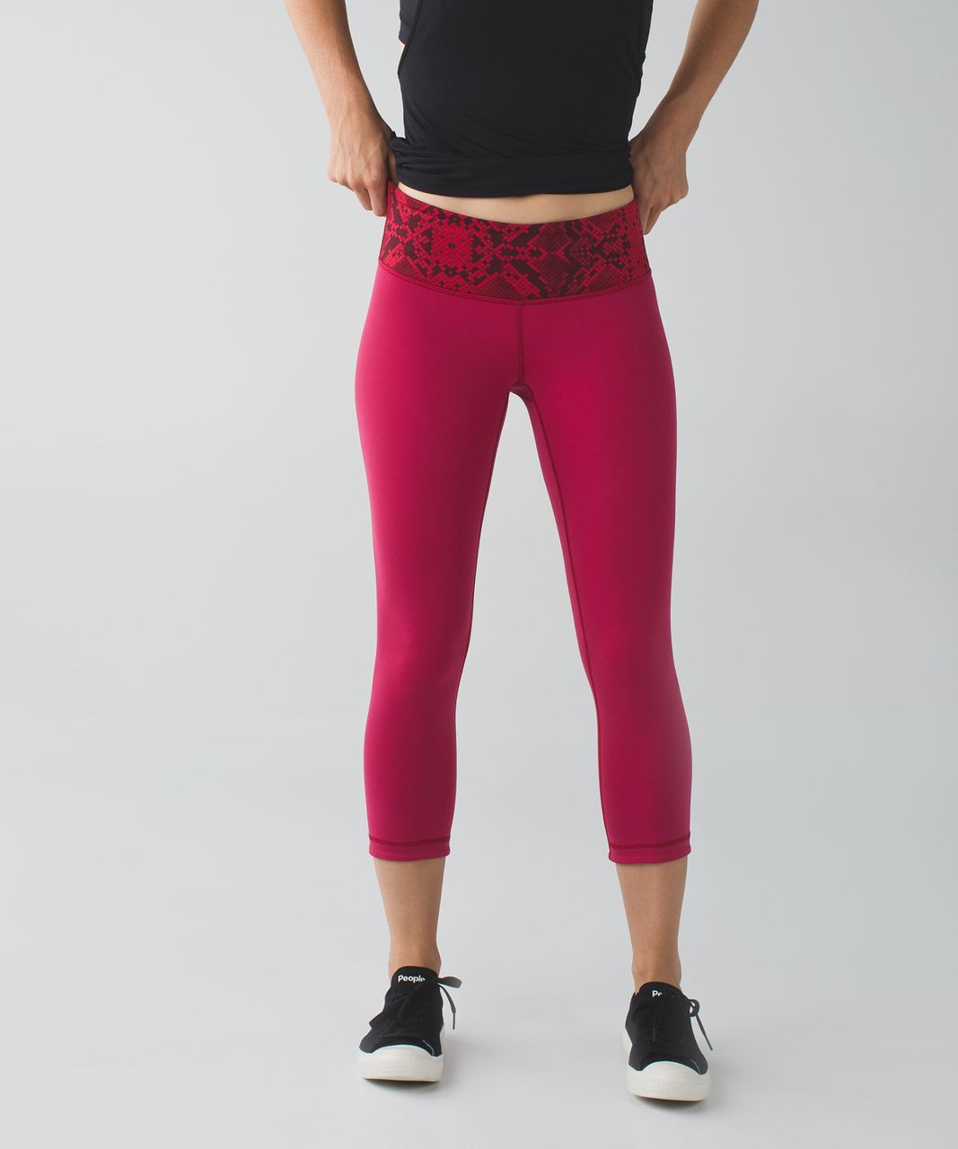 Lululemon Wunder Under Crop III *Reversible - Cranberry / Alarming - lulu  fanatics