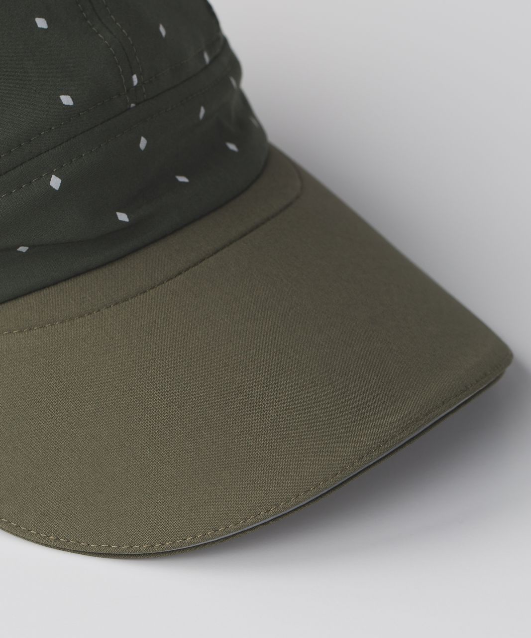 Lululemon Race To Place Run Hat 2.0 - Night Fall Gator Green Silver / Fatigue Green