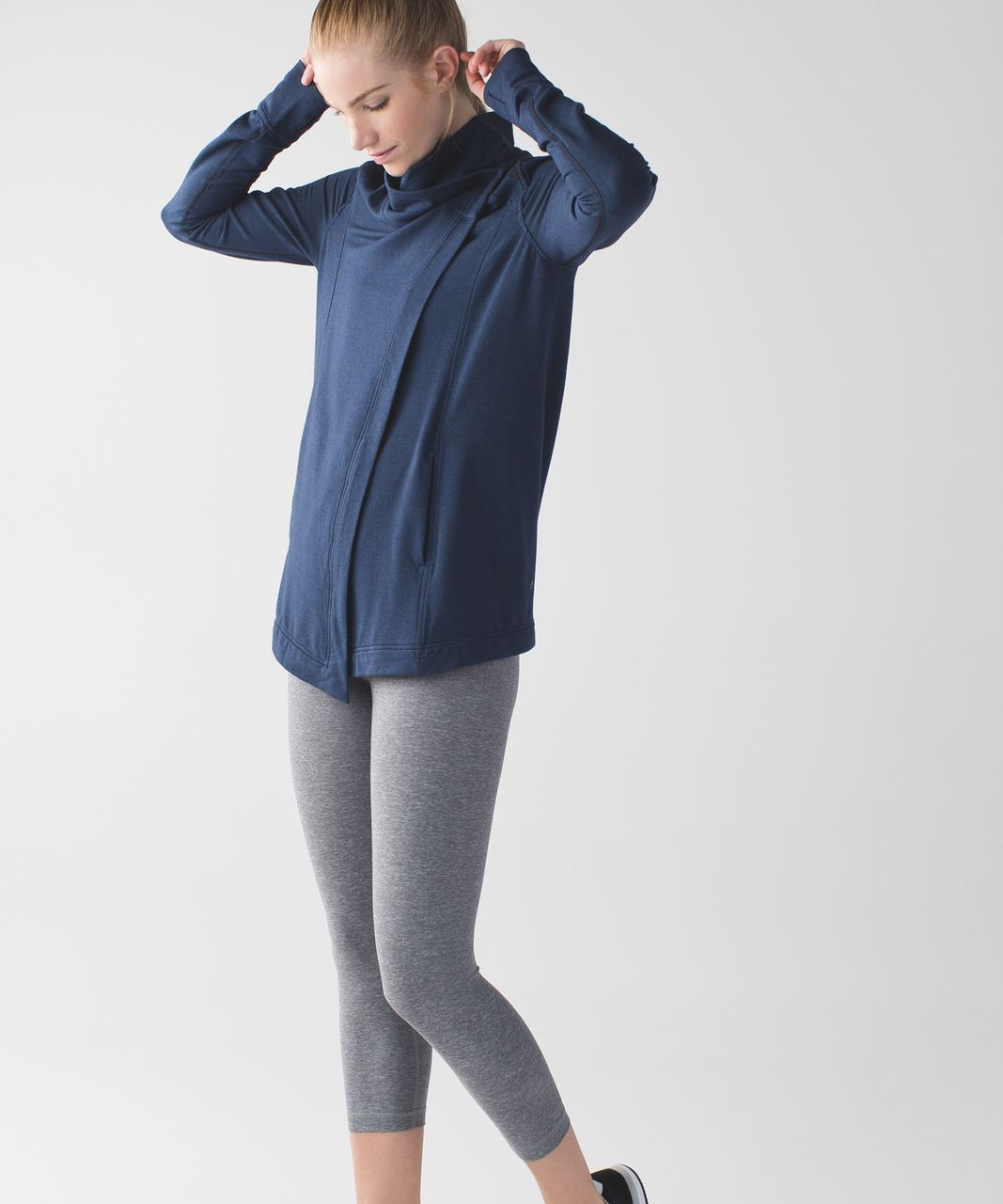 Lululemon Coast Wrap - Heathered Mod Naval Blue