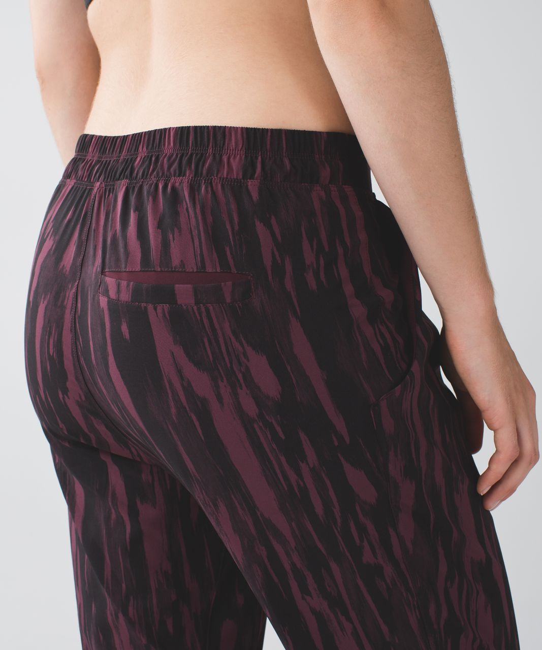 Lululemon &go City Jogger - Painted Animal Bordeaux Drama Black