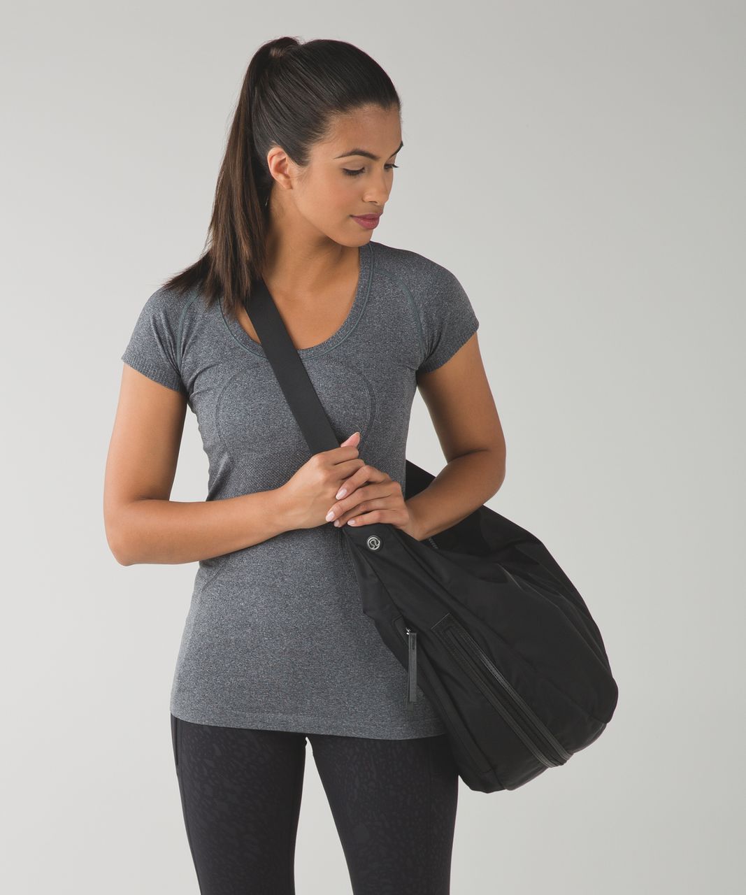 Lululemon Resolution Hobo - Black - lulu fanatics