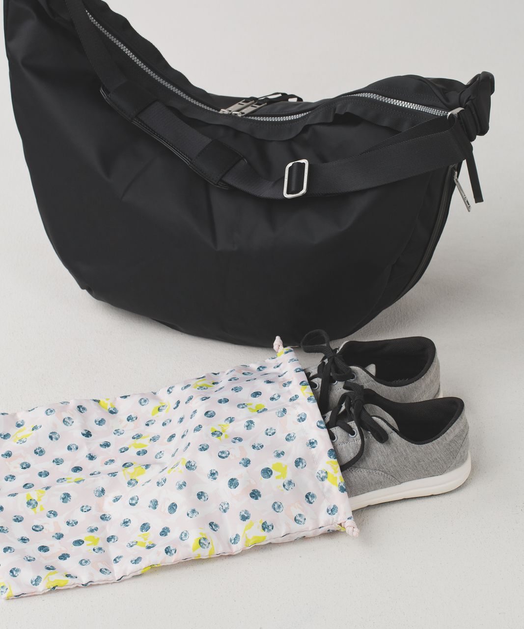 Lululemon Resolution Hobo - Black