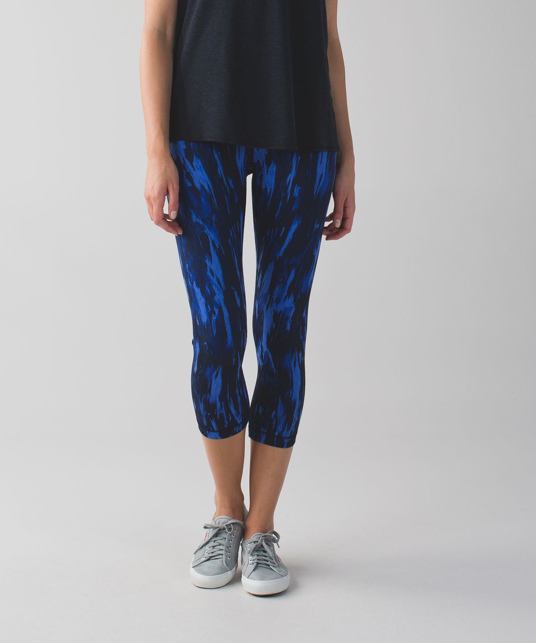 Lululemon Womens 4. Cropped Leggings Blue Black Dots Front Side Zippered  Pocket