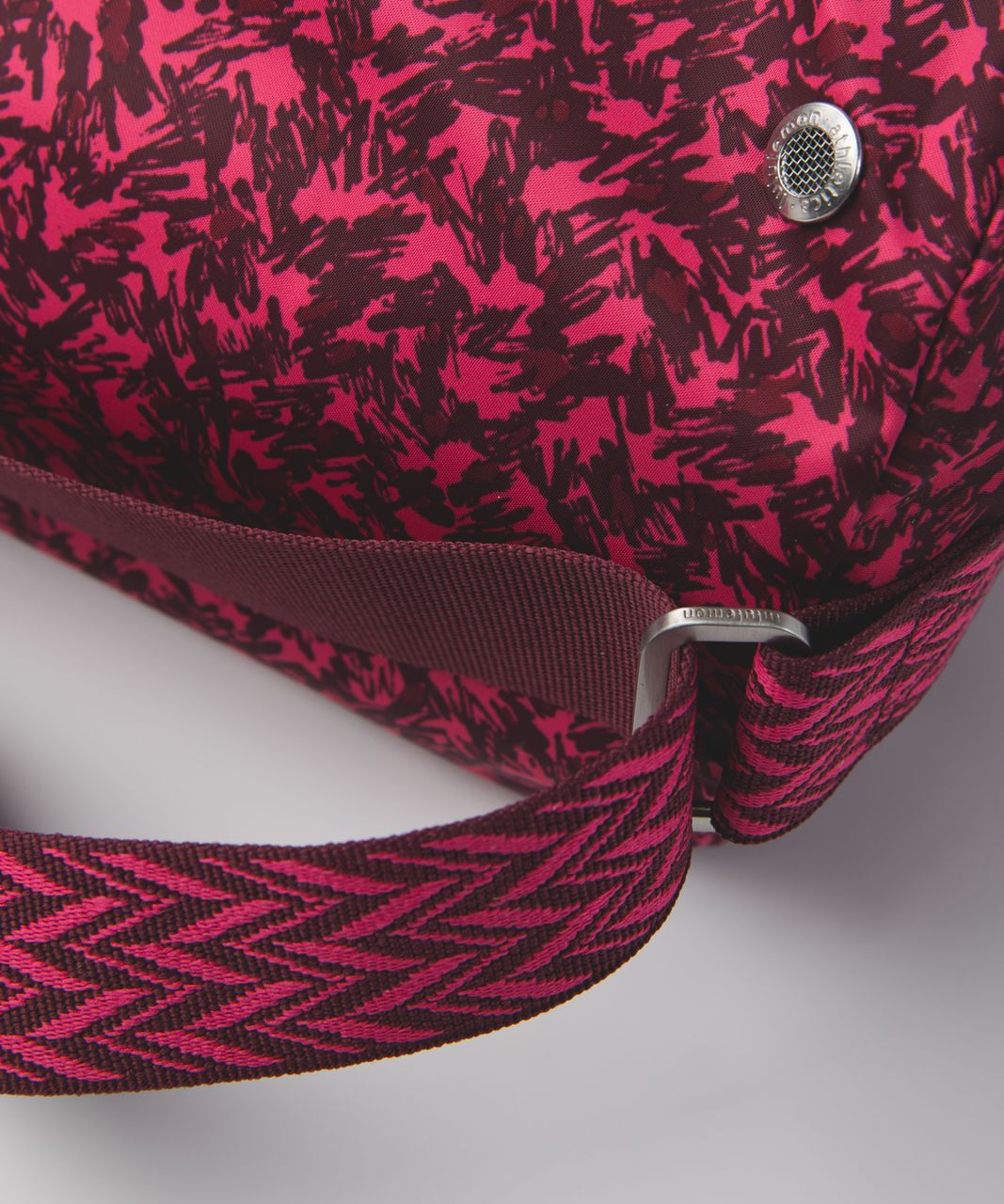 Lululemon Drishti Yoga Tote - Mountain Peaks Bon Bon Bordeaux Drama