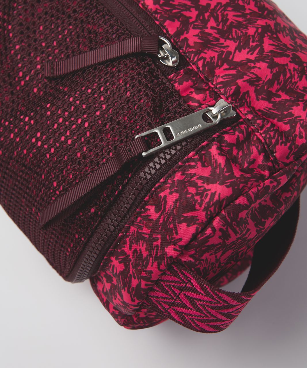 Lululemon Drishti Yoga Tote - Mountain Peaks Bon Bon Bordeaux Drama