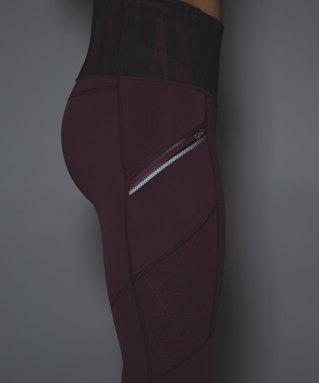 Lululemon Toasty Tech Tight II - Bordeaux Drama / Painted Animal Bordeaux Drama Black