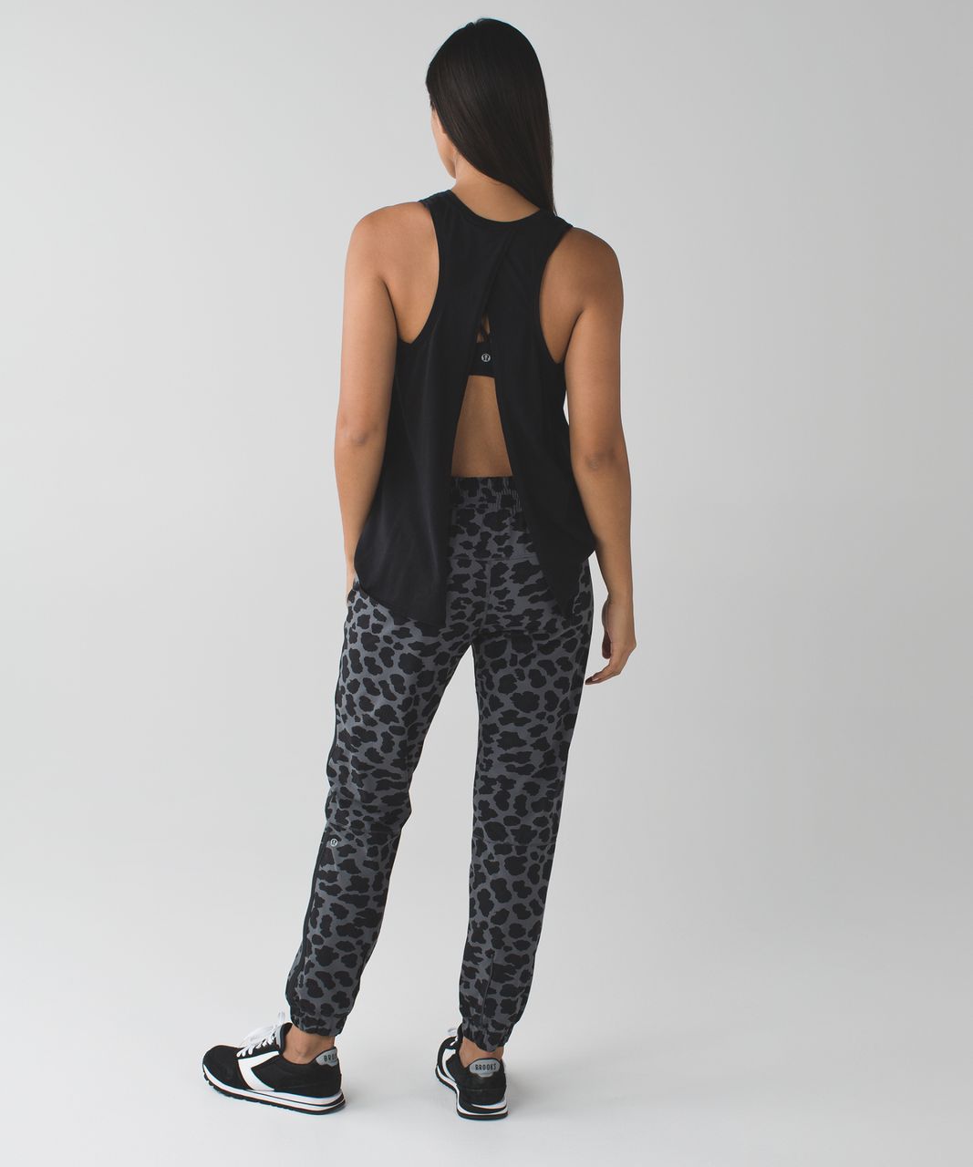 Lululemon Track To Reality Jogger Pants Swift Size 4 Black Soot