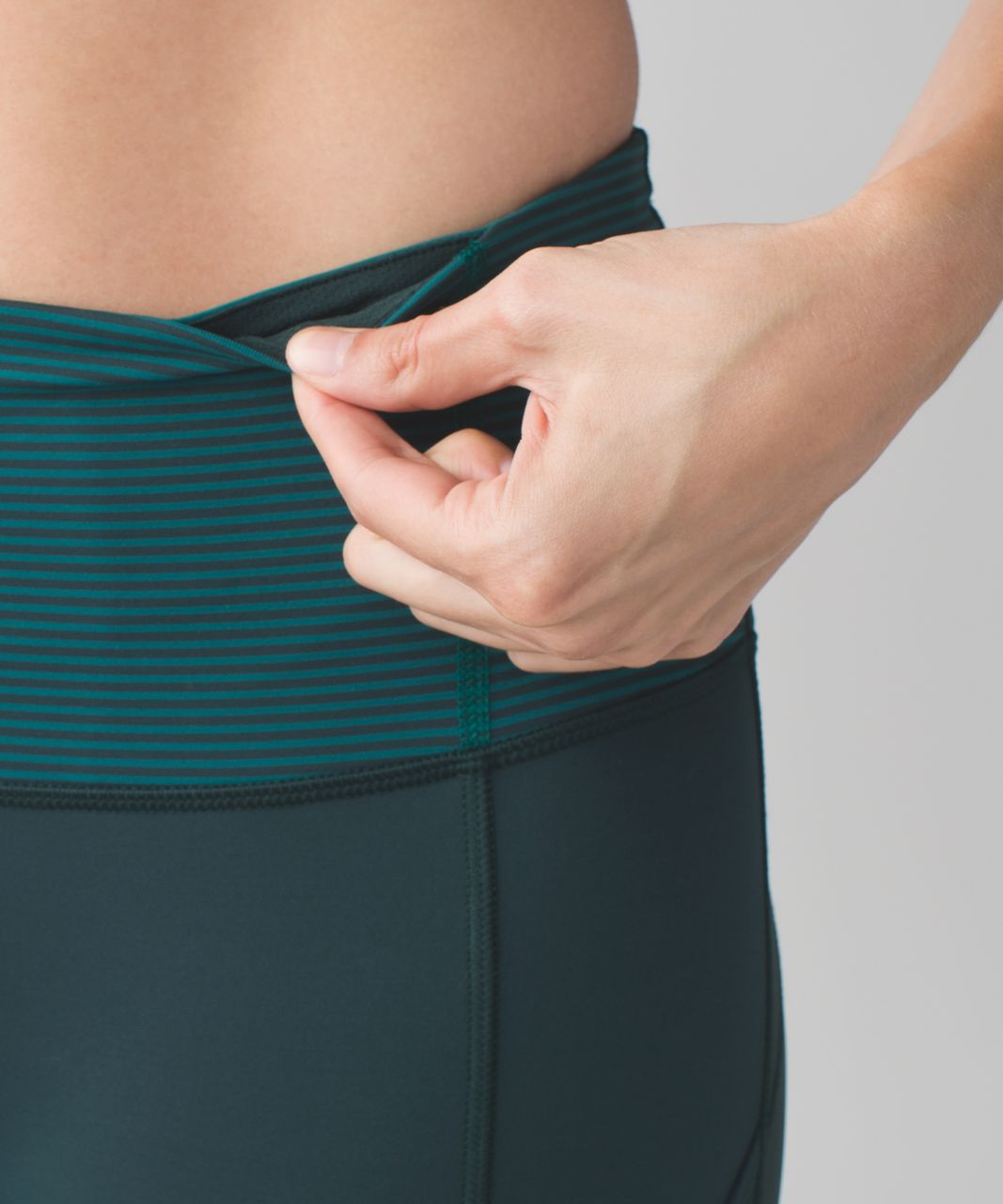 Lululemon Rebel Runner Crop - Dark Fuel / Mini Pop Stripe Dark Fuel Forage Teal