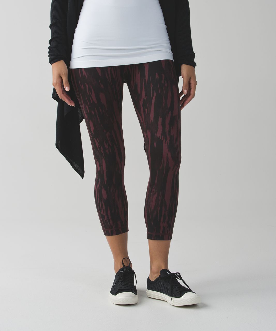 Lululemon Wunder Under Crop (Hi-Rise) *Full-On Luon - Painted Animal Bordeaux Drama Black