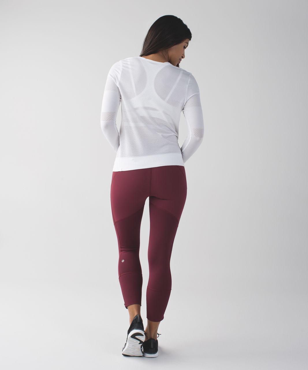 lululemon - NEAR NEW Lululemon Rebel Runner Crop Tights on Designer Wardrobe