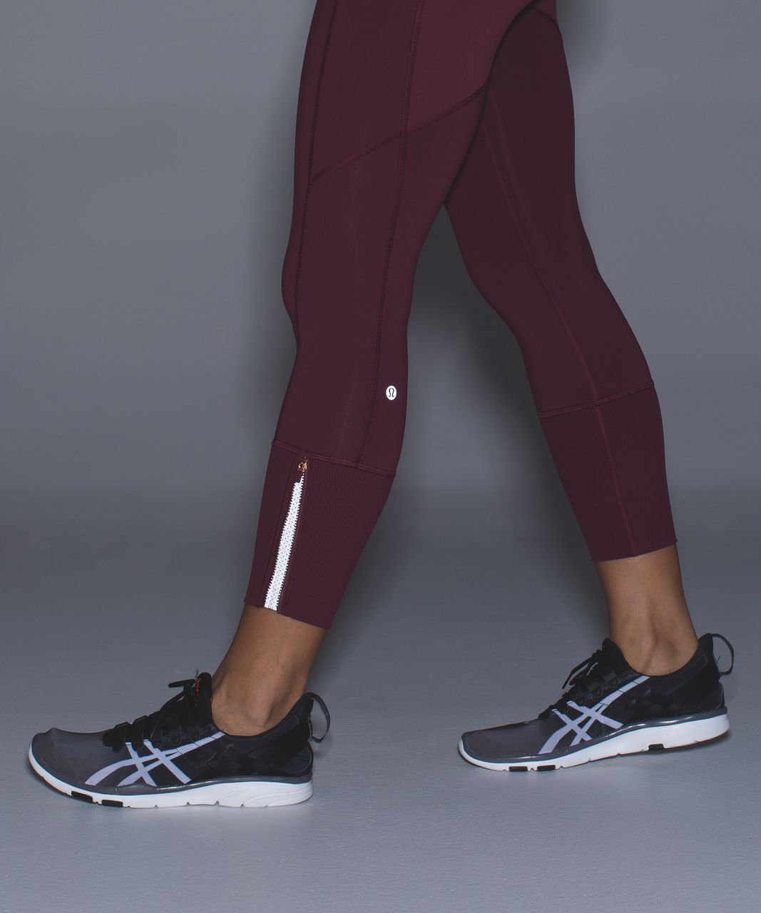 lululemon - NEAR NEW Lululemon Rebel Runner Crop Tights on Designer Wardrobe