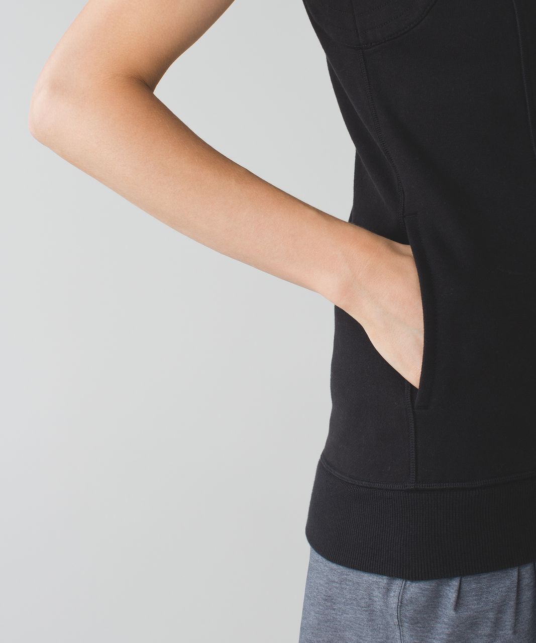 Lululemon Versa Vest - Black