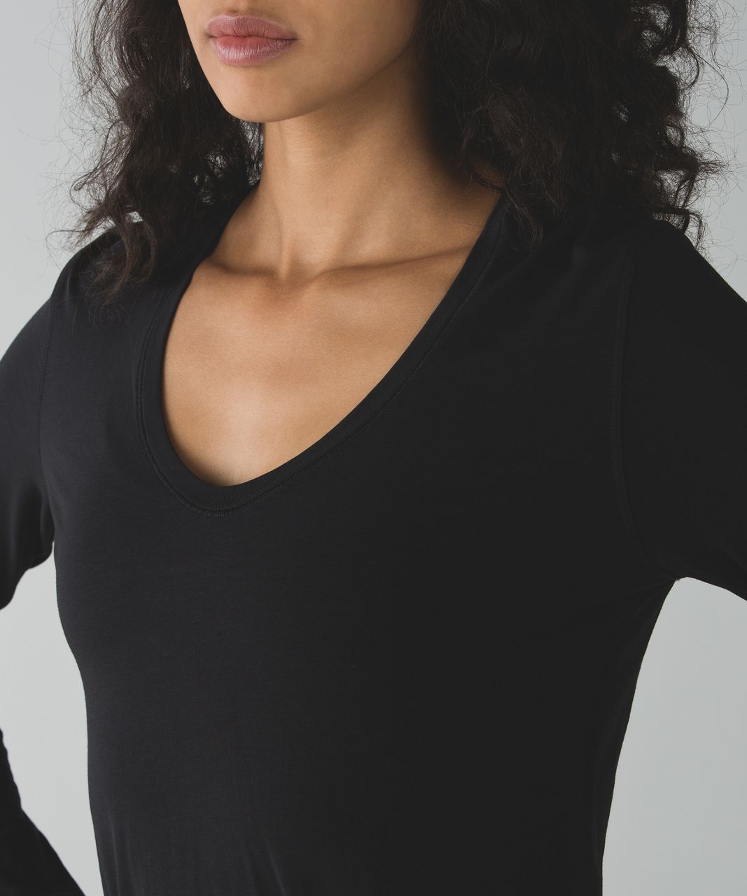 Lululemon Circadian Long Sleeve V Neck Tee - Black