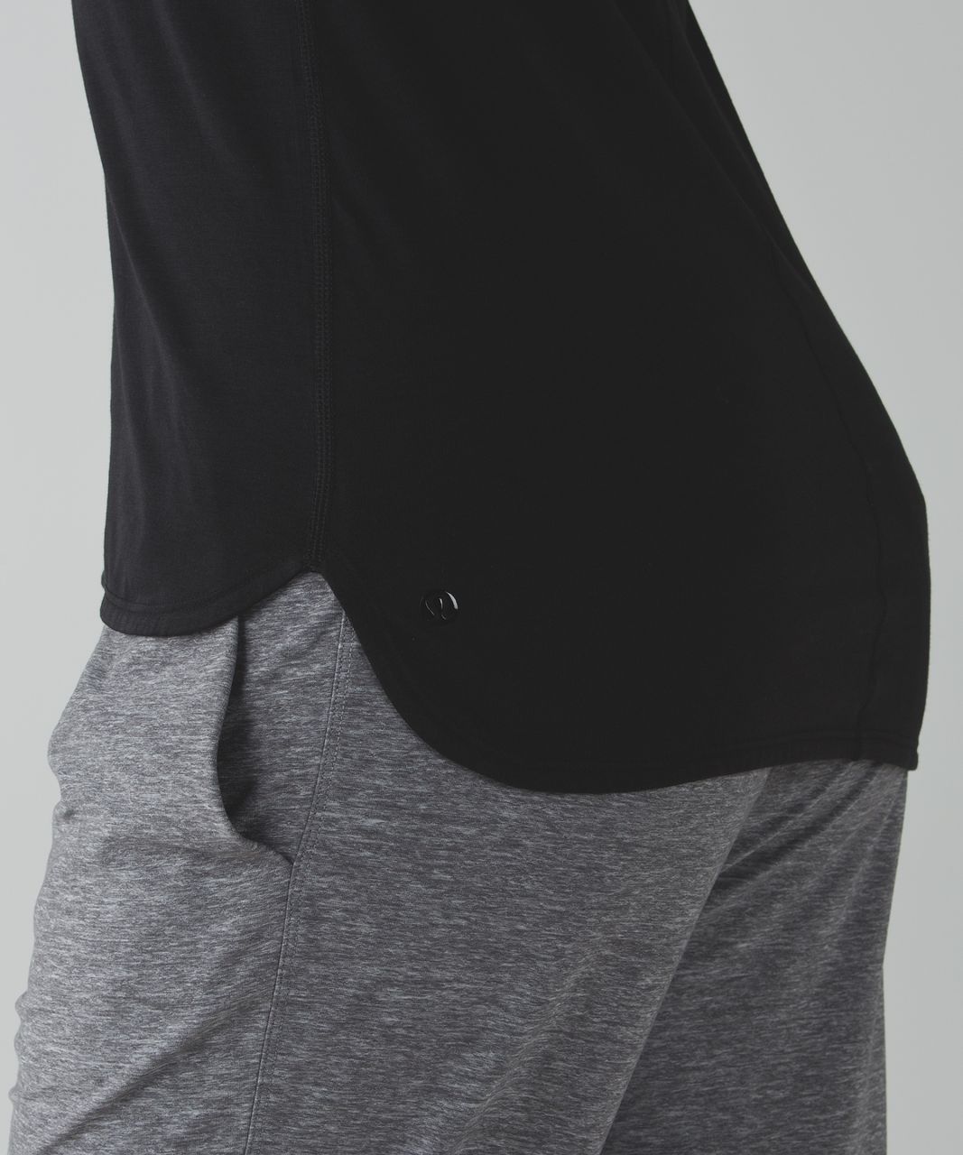 Lululemon Circadian Long Sleeve V Neck Tee - Black