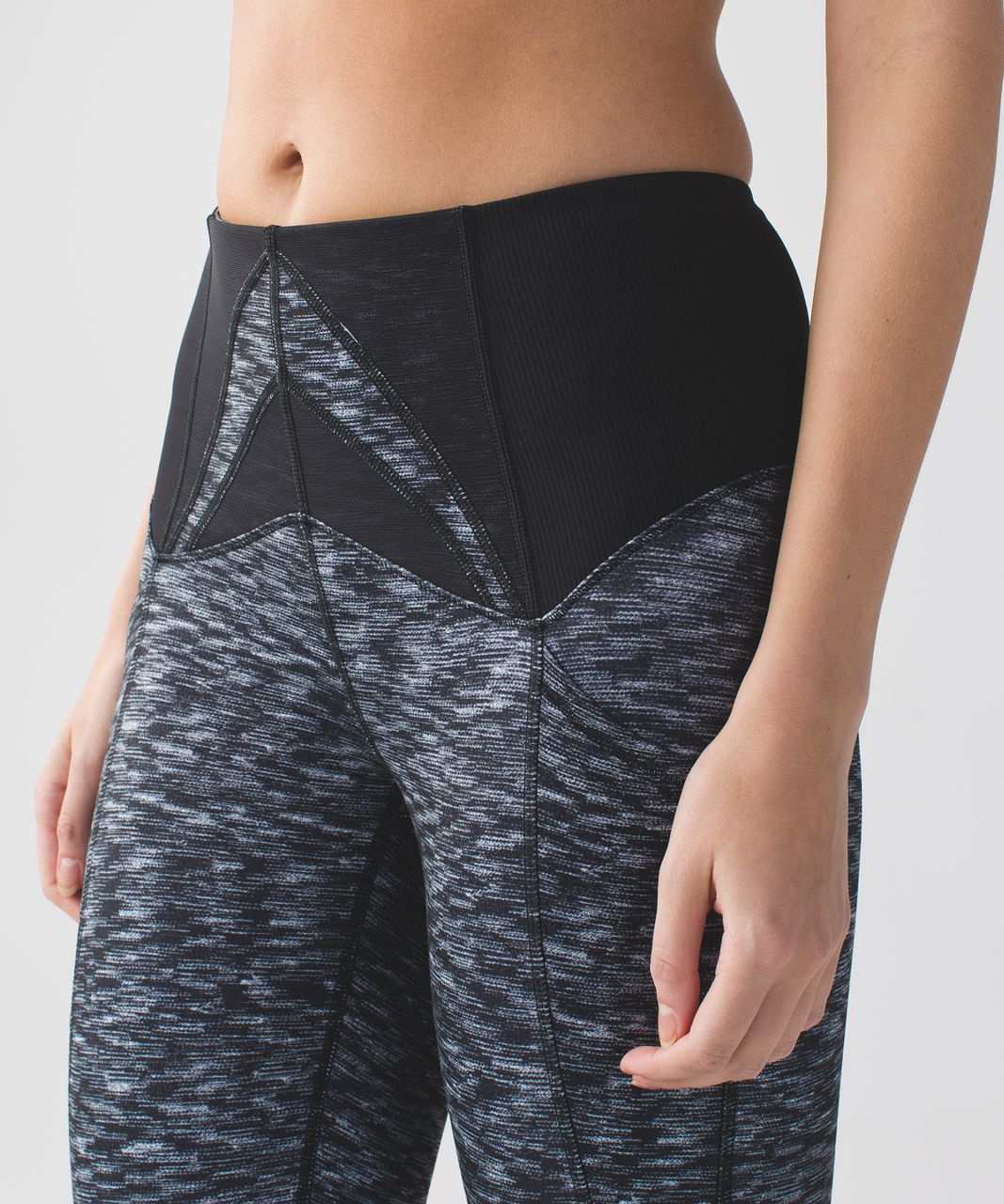 Lululemon Exquisite Crop - Dramatic Static White Black / Black