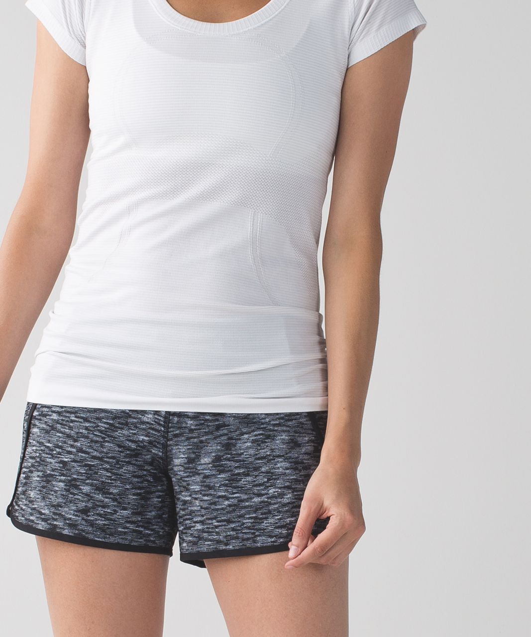 NEW LULULEMON Run Times Short 4 White