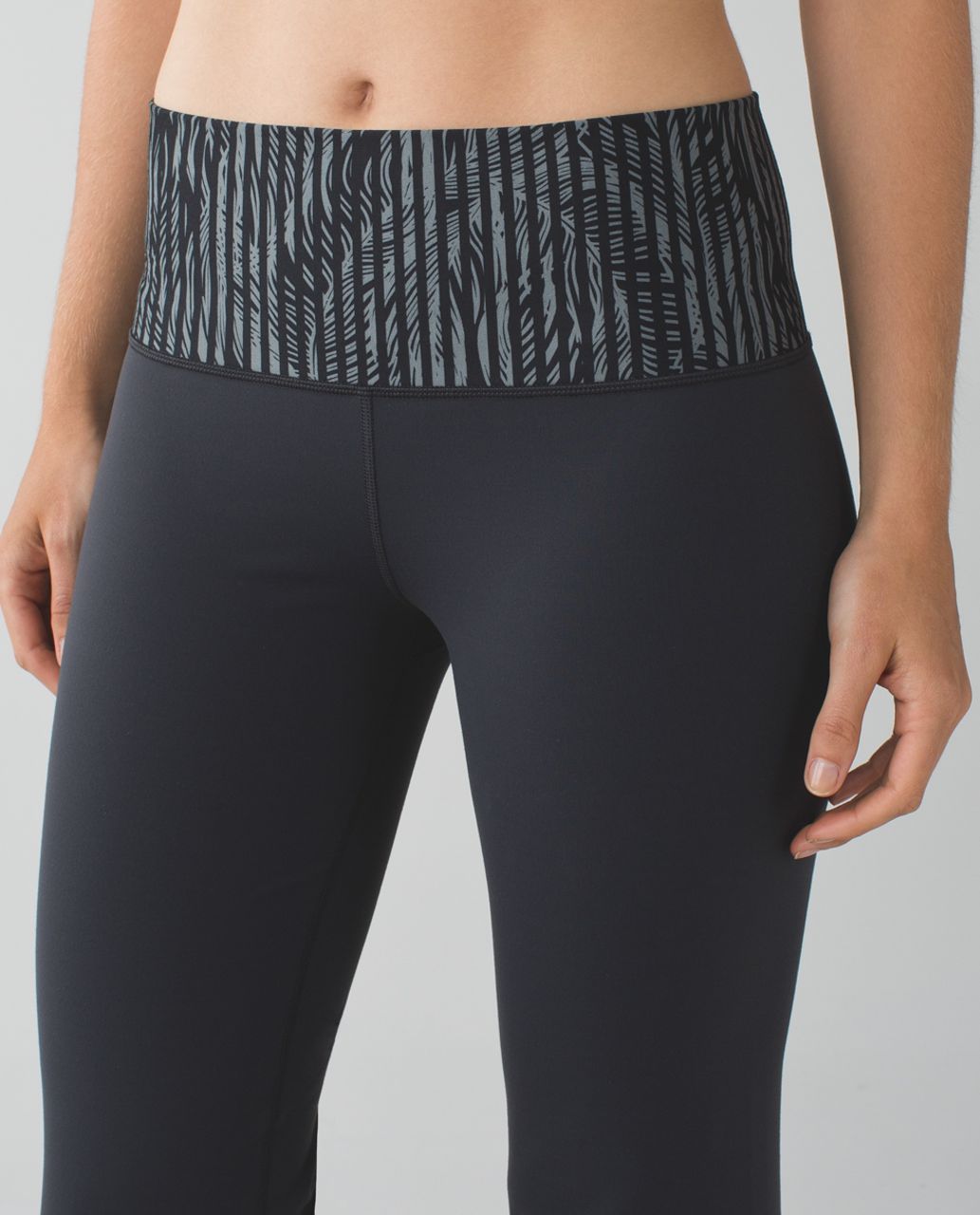 Lululemon Groove Pant II (Roll Down - Regular) - Deep Coal / Stripe Play Slate Black