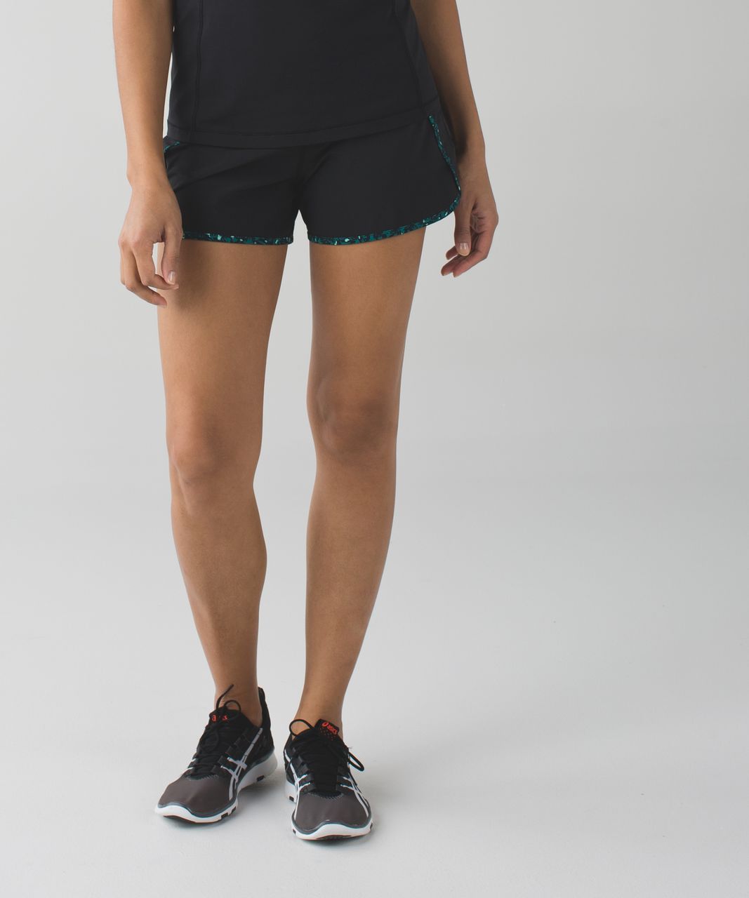 Lululemon Run Times Short *4-way Stretch 4" - Black / Mountain Peaks Forage Teal