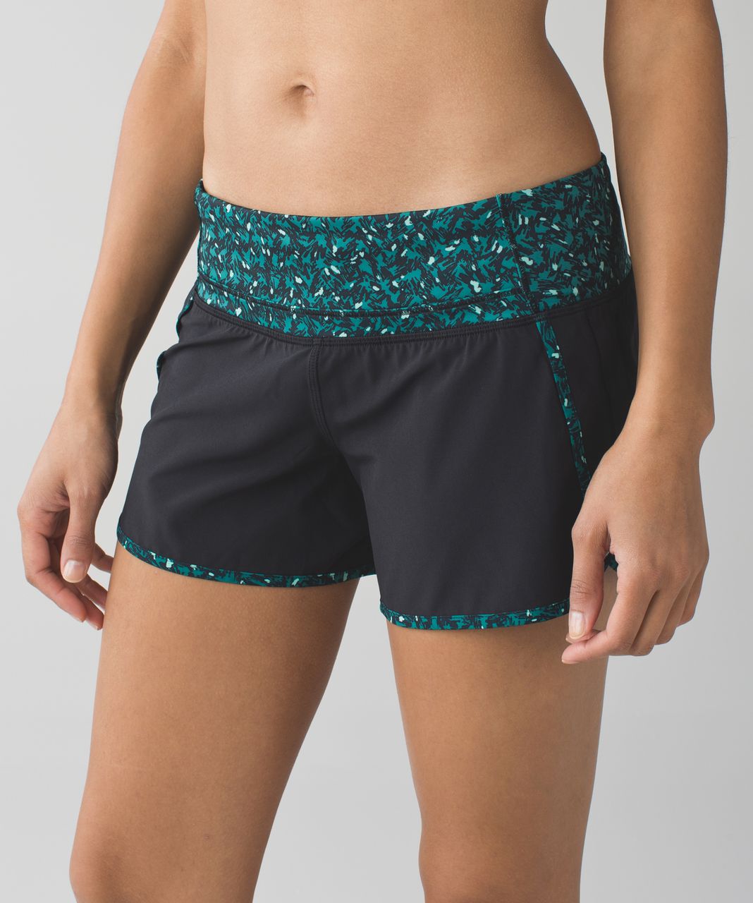 Lululemon Run Times Short *4-way Stretch 4" - Black / Mountain Peaks Forage Teal