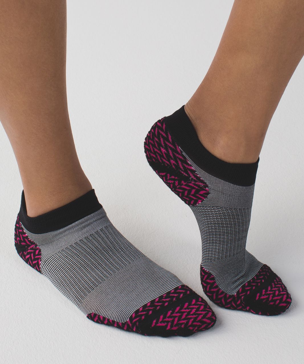 Lululemon Women's Ultimate Padded Run Sock - Black / Jewelled Magenta