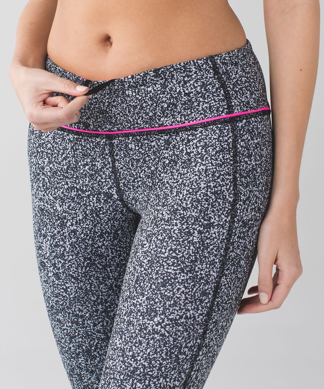 Lululemon Pace Rival Crop *22" - Flashback Static White Black / Raspberry Glo Light