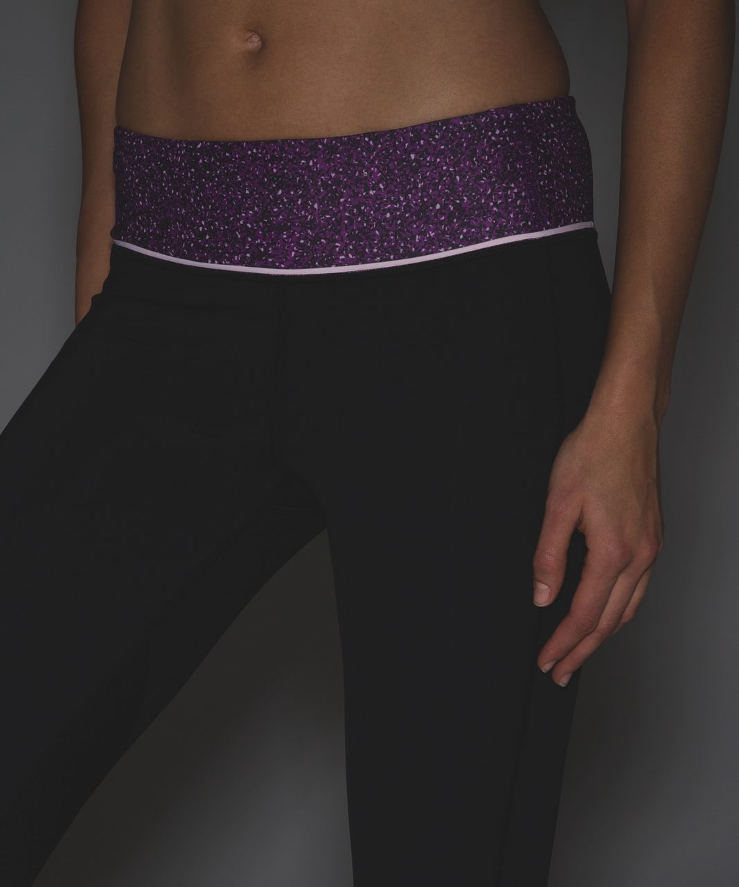 Lululemon Pace Rival Crop - Black / Flashback Static Powered Rose Tender Violet / Tender Violet