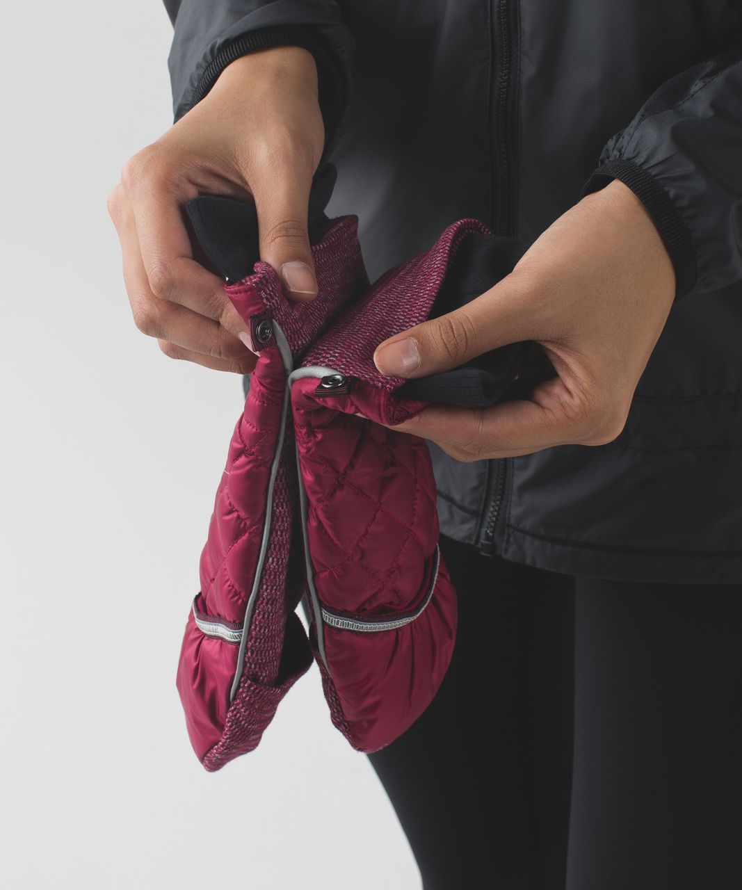 Lululemon Down For A Run Mittens - Berry Rumble / Bordeaux Drama