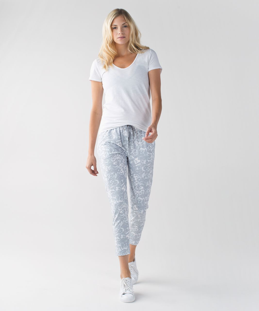 Lululemon Jet Crop (Slim) - Hero Blue - lulu fanatics