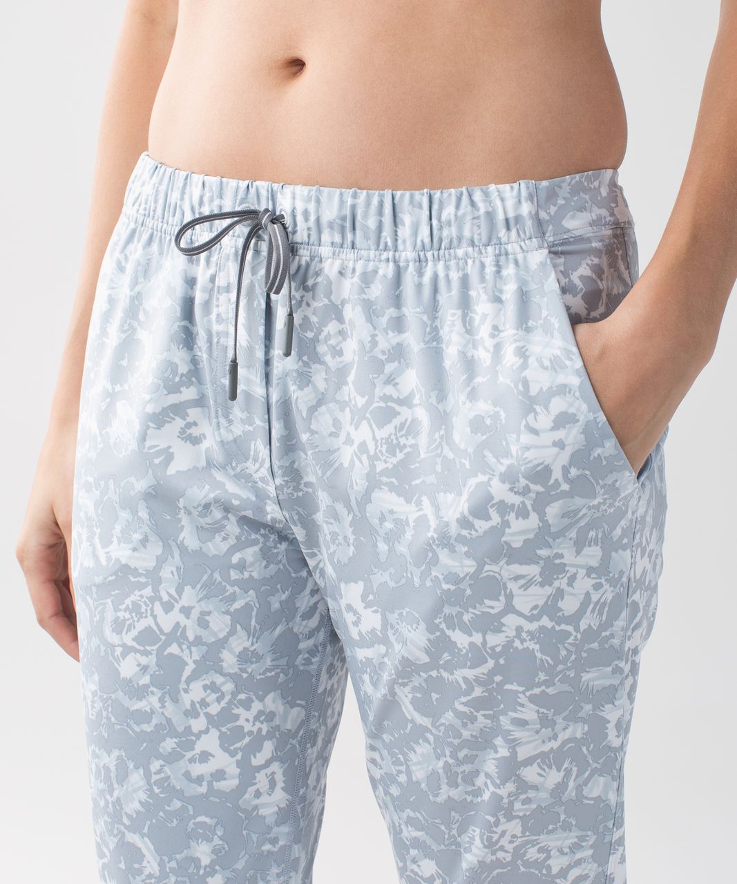 Lululemon Jet Crop (Slim) *Luxtreme - Fleur Sombre White Silver Fox