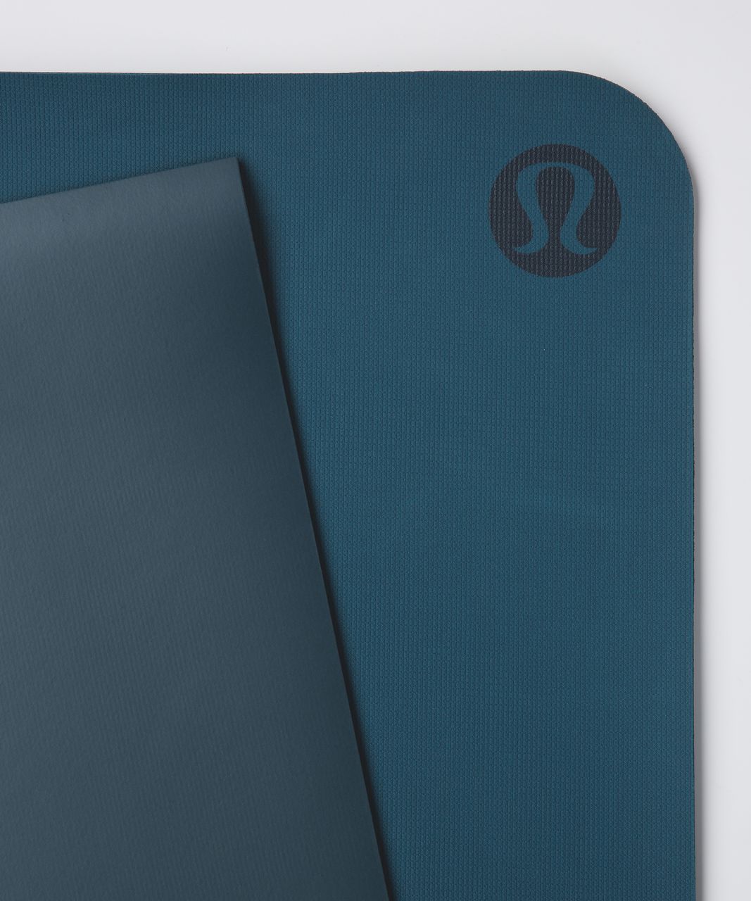 Lululemon The Reversible Mat 5mm - Deep Green / Hunter Green - lulu fanatics