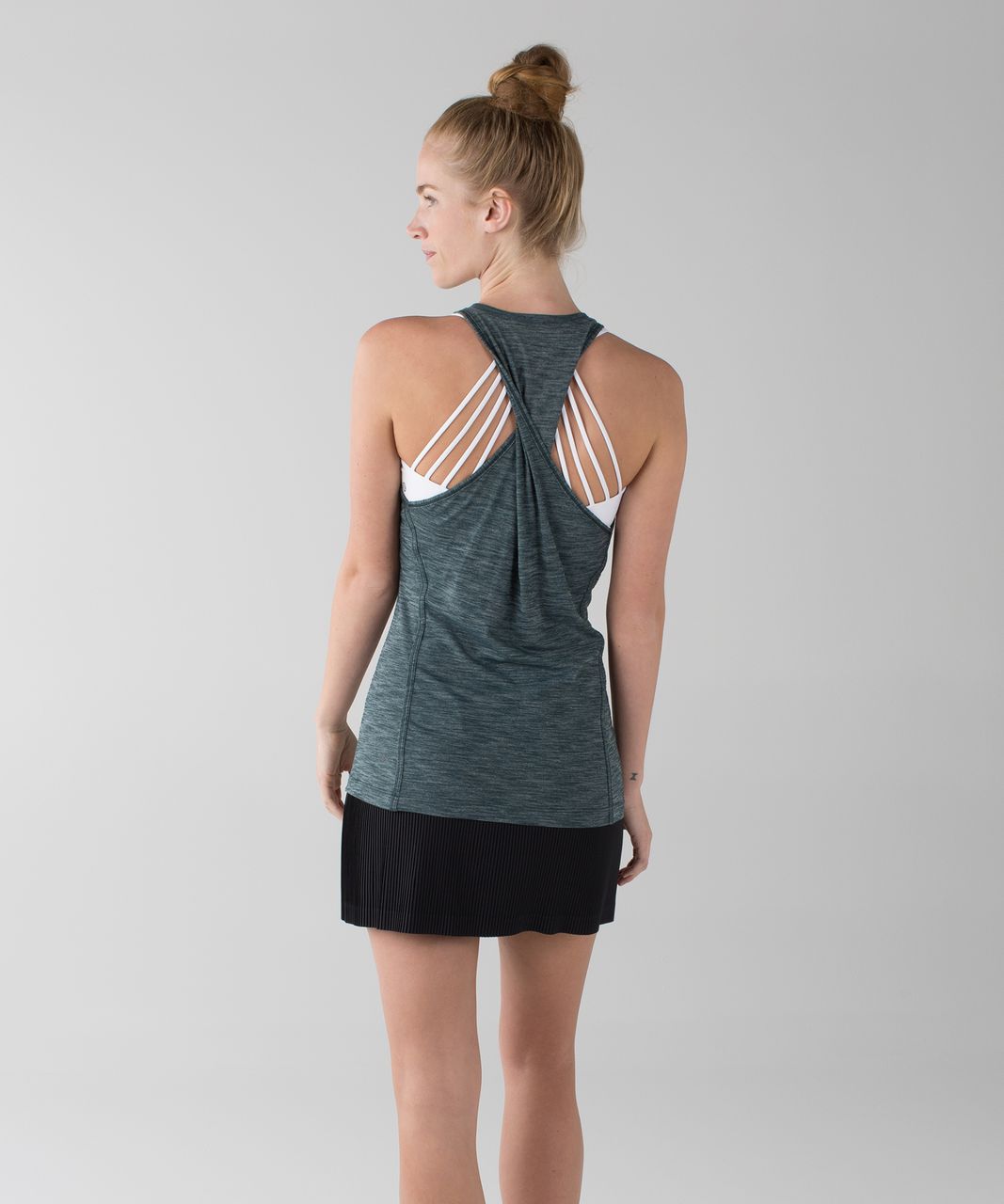 Lululemon & go Everywhere Tank top Heathered Sapphire Blue Twist Back Size  10