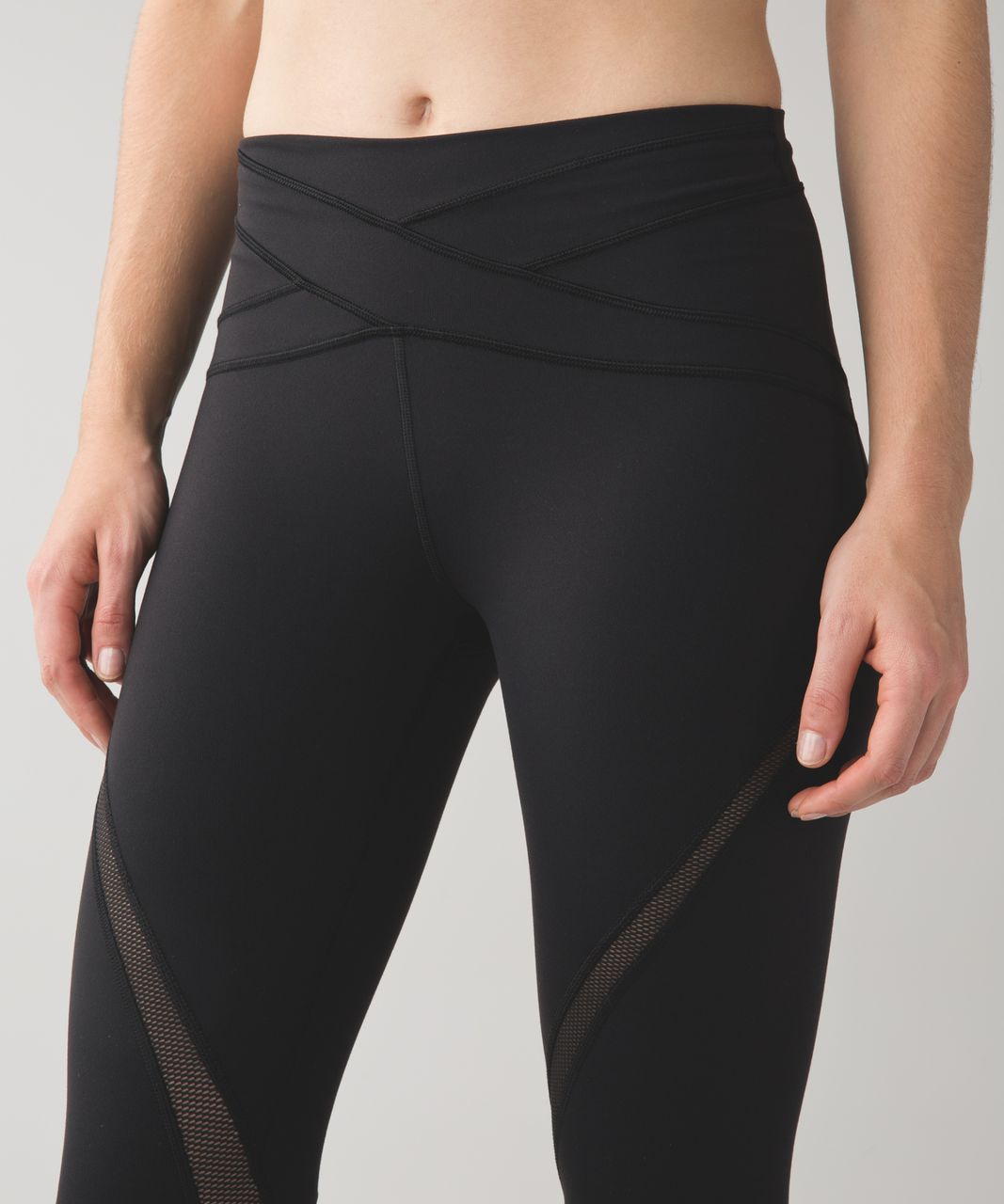 Lululemon Free Flow Crop - Black