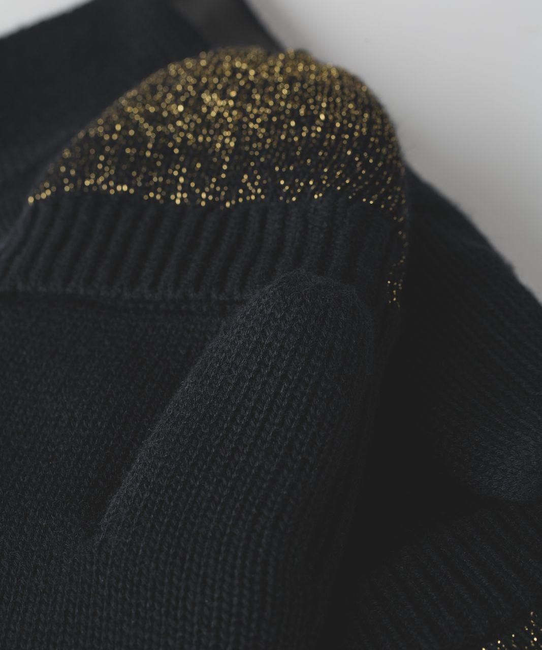 Lululemon Snow Amazing Mittens *Sherpa - Black / Gold