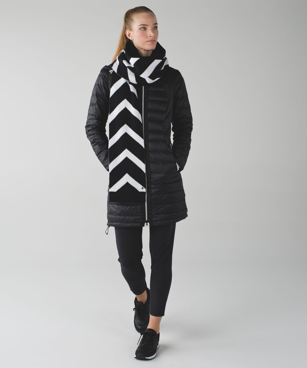 Lululemon Snow Amazing Neck Warmer *Sherpa - Black / White